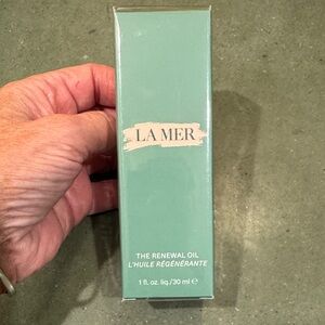 La Mer The Renewal Oil in Soft Green Packaging